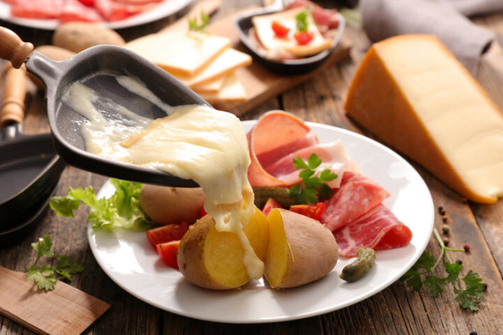 Raclette au CBD : une recette gourmande pour allier convivialité et détente