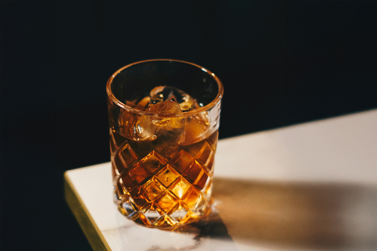 Whisky : quoi manger avec pour sublimer votre dégustation ? 🥃